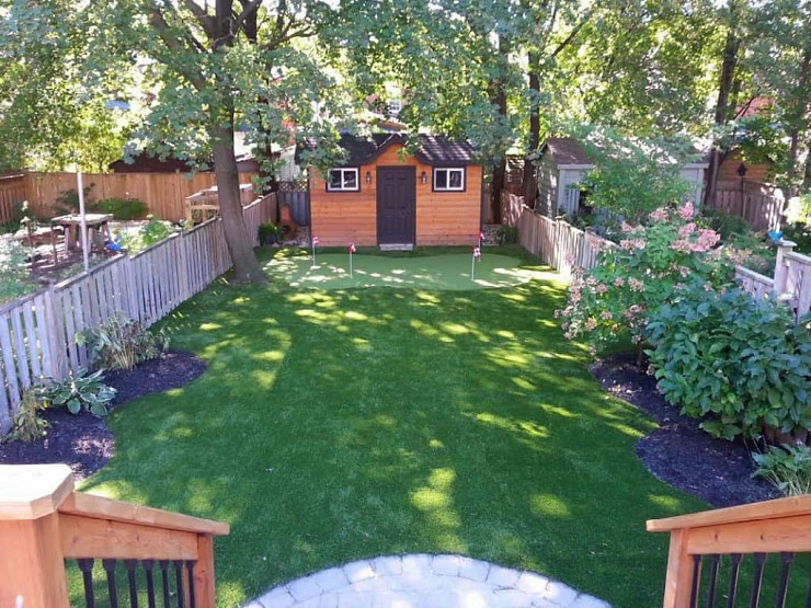 How Artificial Grass Helps Manage Allergies in Toronto’s Climate